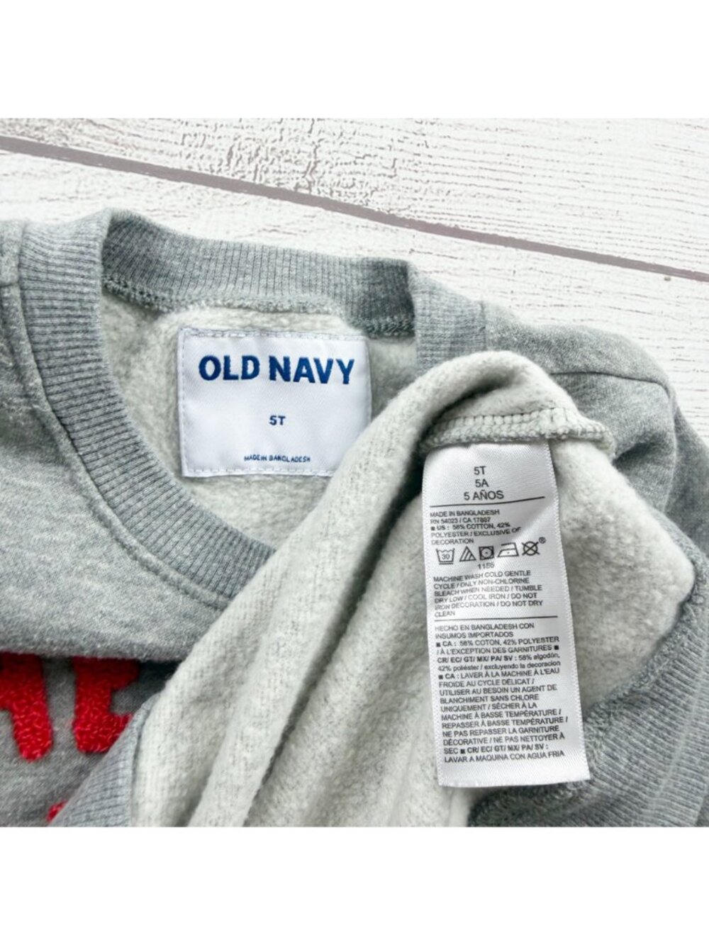 Old Navy Heart Breaker Sweatshirt Gray Red Toddler Boys Long Sleeve 5T - Picture 2 of 3
